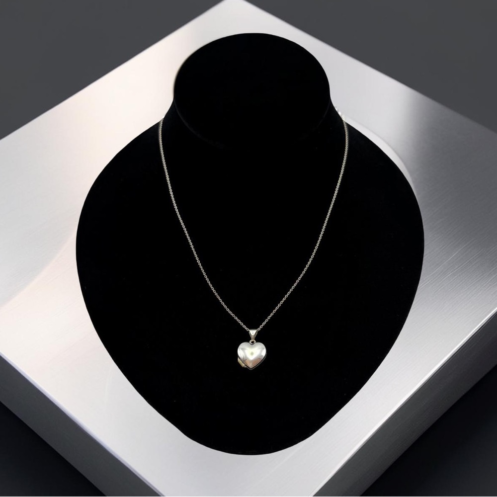Vintage 14K White Gold Heart Locket Necklace – 16” Italy Chain – Solid 585 Gold